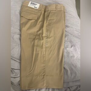 GAP Bermuda CIGARETTE Shorts - Khaki NWT. SZ 4